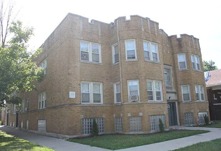 2419-21 W 60th St #2 — Photo 3