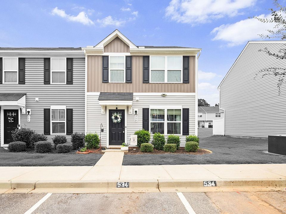 1st image of 534 Hampton Townes Dr