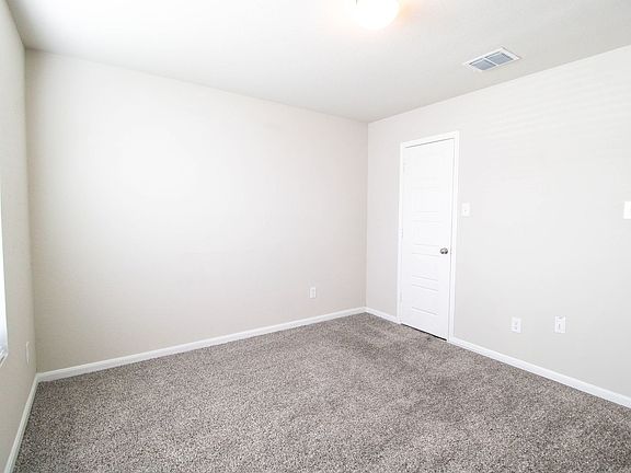 4th image of 7043 Diamond Valley