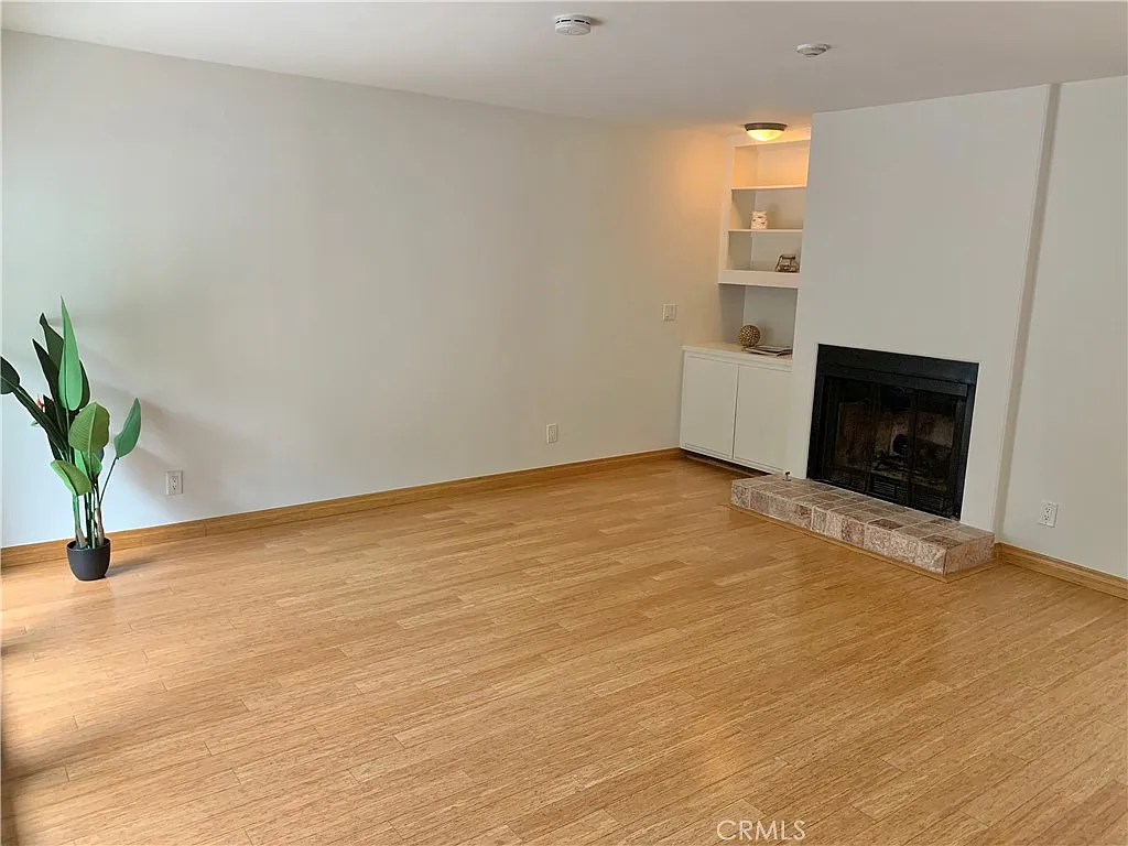 Building Photo - 115 S Guadalupe Ave #B