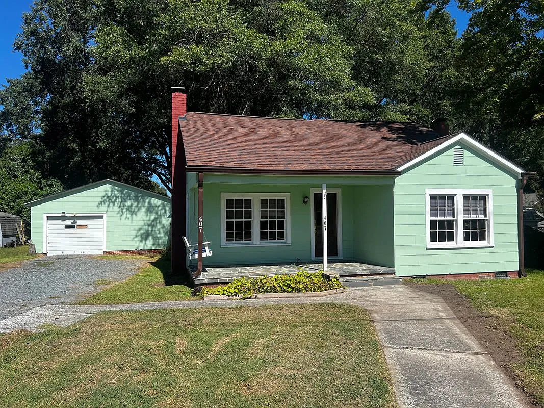 2 bed, 1.0 bath, 892 sqft, $1,500 — Photo 2
