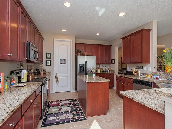 2nd image of 293 S Field Crest Dr