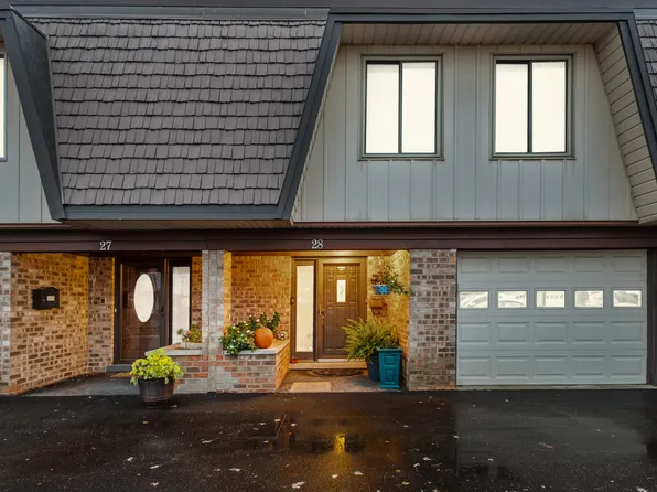 28 Cour D Alene, Palos Hills, IL 60465