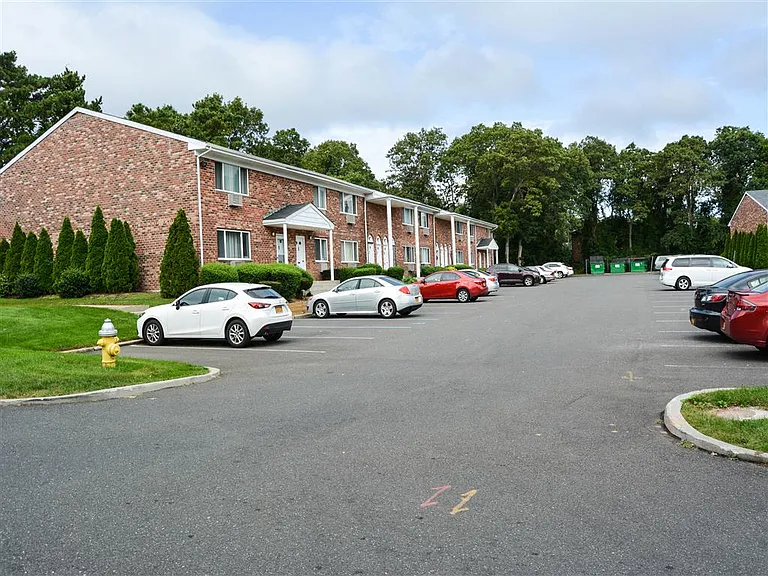Brookwood at Holbrook — Photo 16