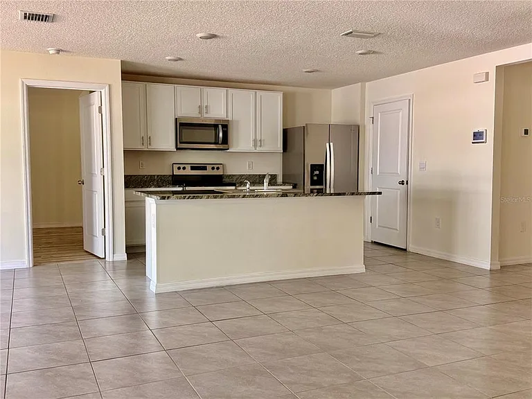 4119 Autumn Amber Dr — Photo 6