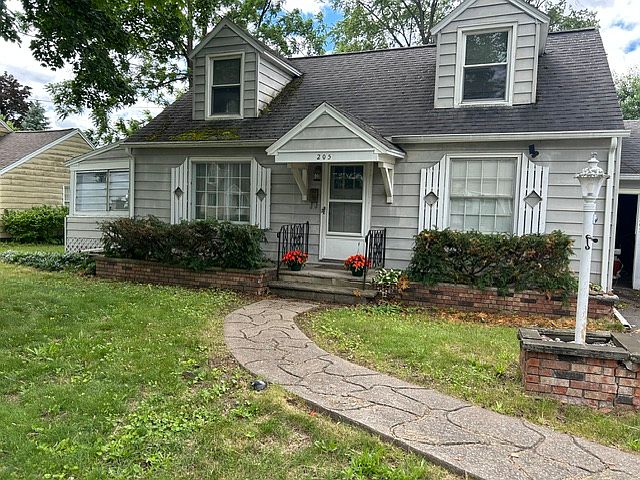 1st image of 205 Hyland Dr