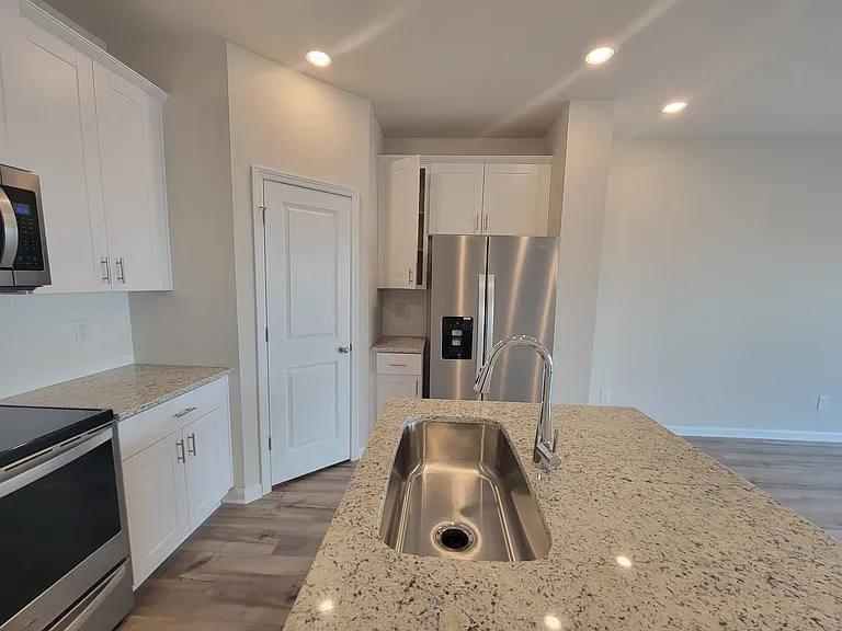 5250 Brailey Cir — Photo 5