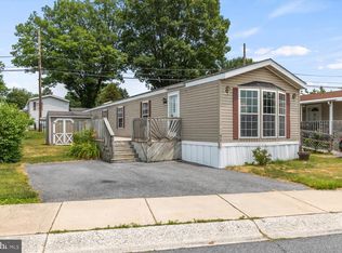 917 Opal St, Ephrata, PA 17522