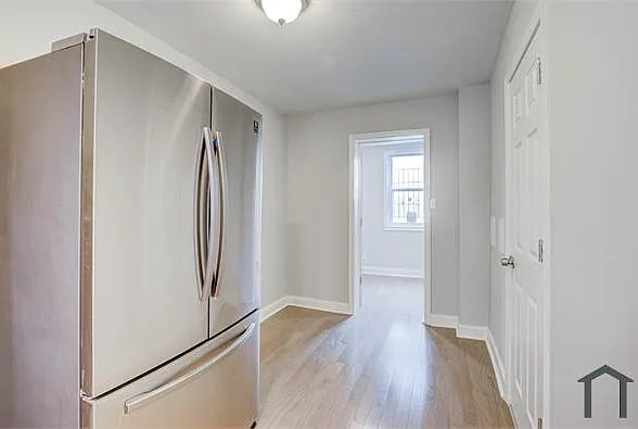 1 N East Ave — Photo 8