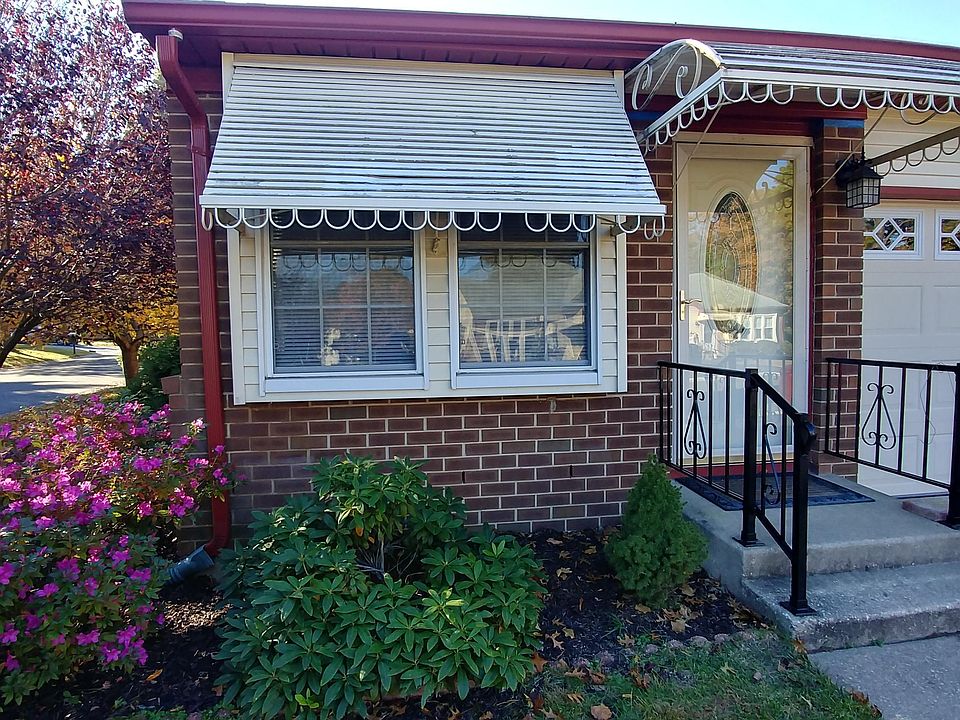 1st image of 10 Pembroke Ln #A