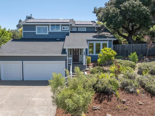 1018 Oakmont Court, Napa, CA 94559