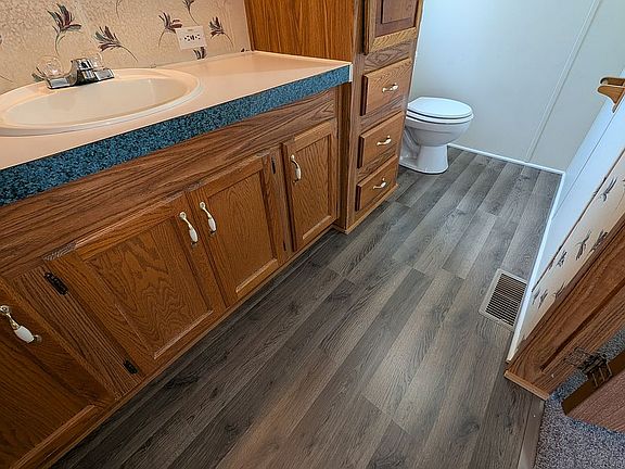 5th image of 137 Timothy Dr