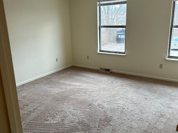 5th image of 101 Barringer Dr Unit 4