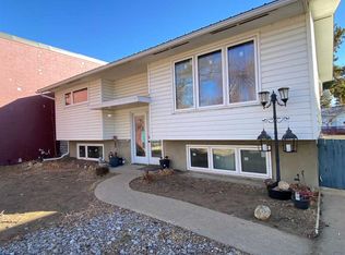 424 2nd St W, Brooks, AB T1R 0E9