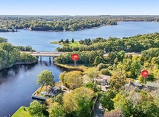 1 Pleasant St, Assonet, MA 02702
