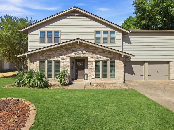 12235 Treeview Ln, Farmers Branch, TX 75234