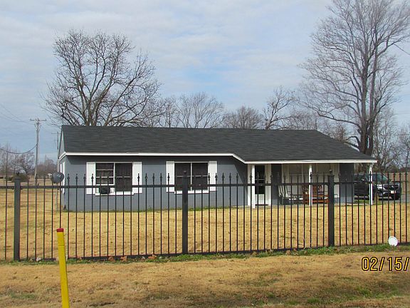 4th image of 3365 Lakeshore Dr N