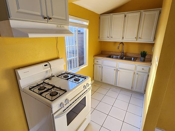 4th image of 24868 5th St #2