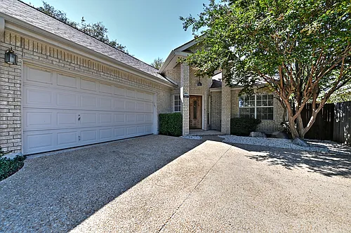 1615 Hawks Tree Ln Photo 1
