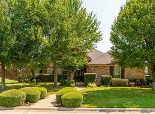 914 Yukon Dr, Mansfield, TX 76063