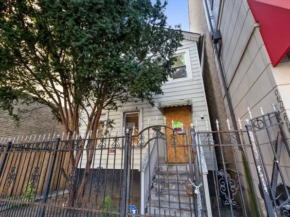 1921 W Chicago Ave, Chicago, IL 60622