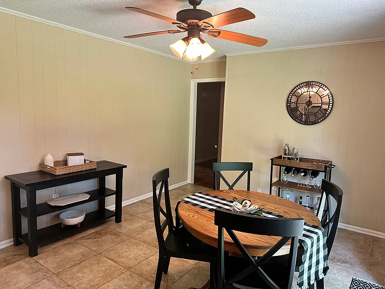 2204 N Dallerton Cir — Photo 9