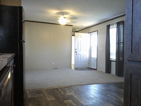 5th image of 192 Birch Ave #192