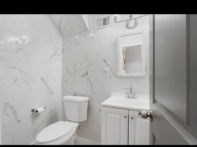 48 Parkview Ave — Photo 3