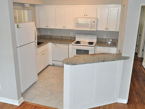 4th image of 1717 Montcalm St