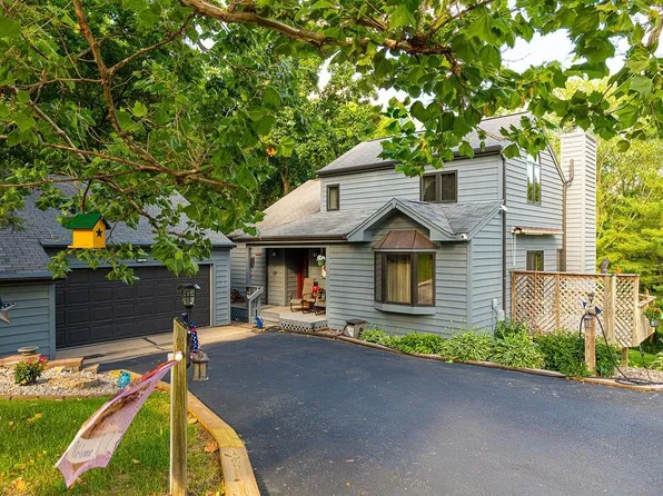 233 Blackhawk Trce, Galena, IL 61036