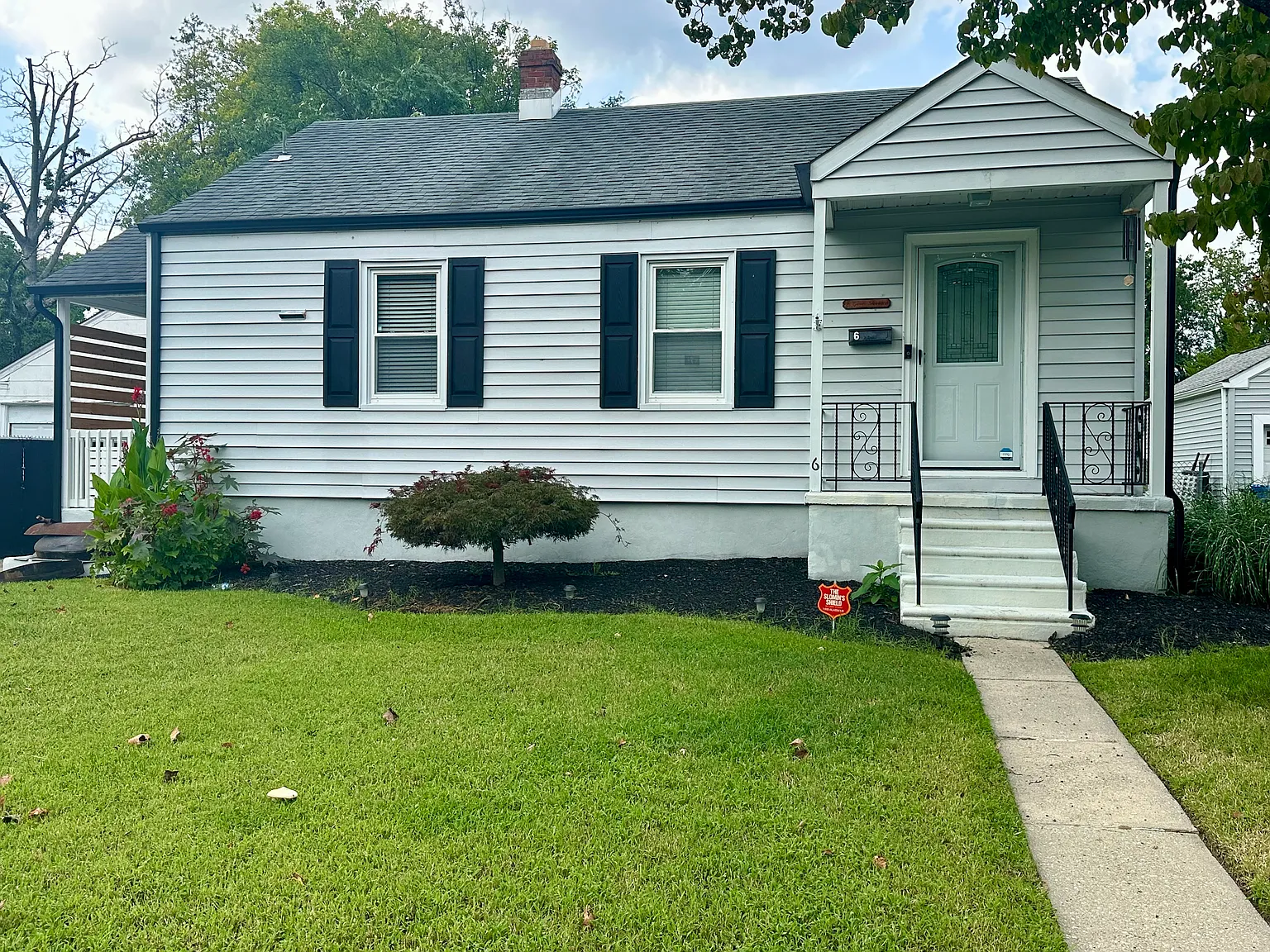 2 bed, 1043 sqft, $2,600 — Photo 1