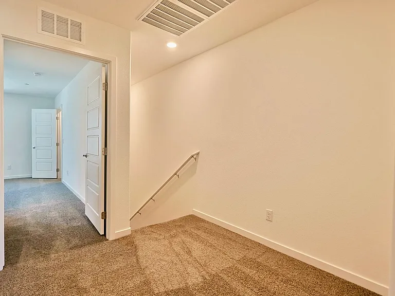 9859 Hidden Pass Ave — Photo 18