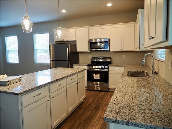 5th image of 30 Laurel Dr E