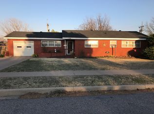1800 Dogwood Ln, Pampa, TX 79065