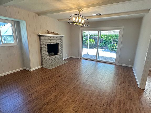 4th image of 1864 Orangetree Ln