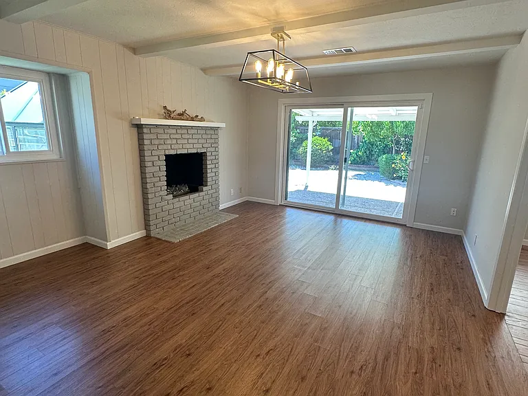 1864 Orangetree Ln — Photo 4