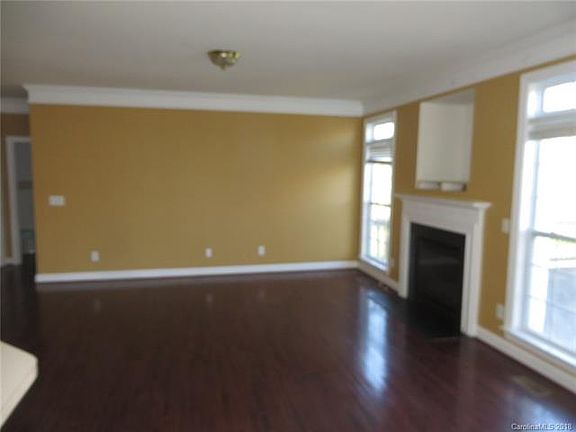 3rd image of 116 Riverfront Pkwy