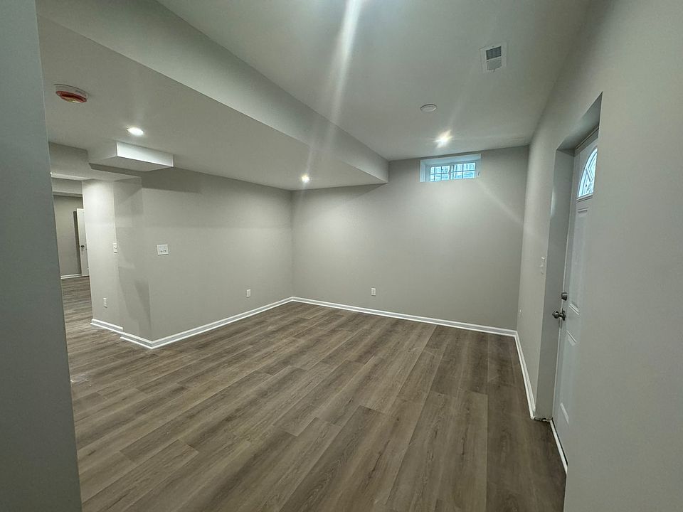 1st image of 1409 N Wakefield St #B