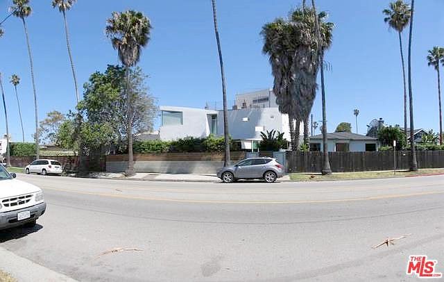 1st image of 2416 Abbot Kinney Blvd #A