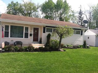 42 Rogers Dr, Depew, NY 14043
