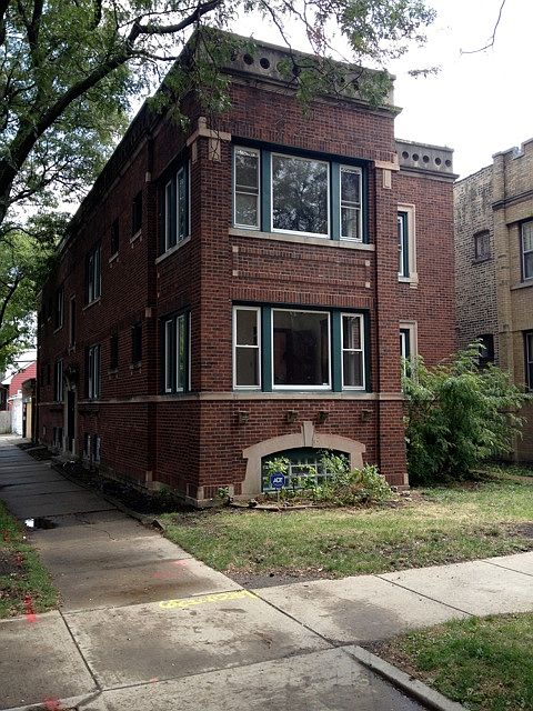 1st image of 4729 W Wellington Ave