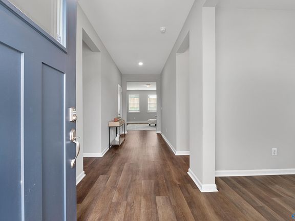 5th image of 102 Evergreen Mill Ln