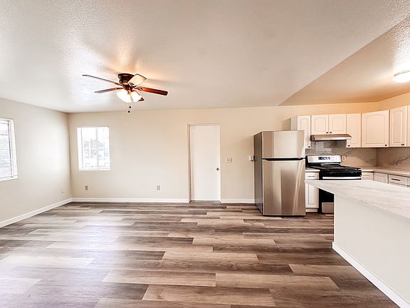 3rd image of 5506 Gables St