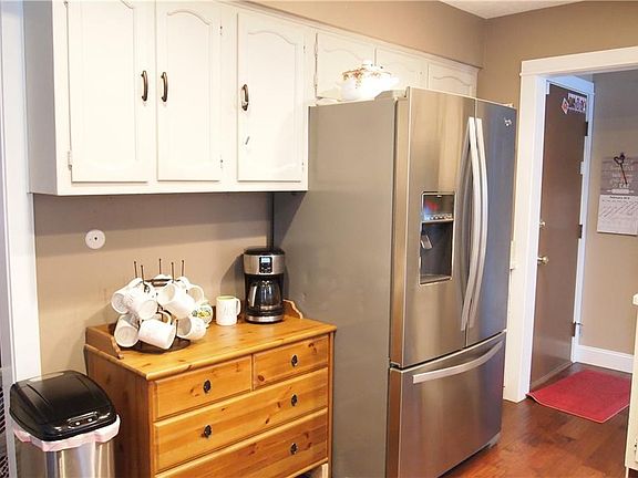 4th image of 438 Red Rock Dr