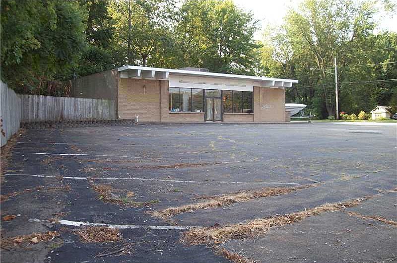 2nd image of 4415 East Lake Road