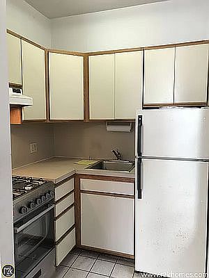 4th image of 28-45 33rd St #1