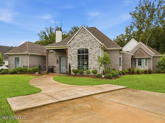 5th image of 201 Ashworth Cir