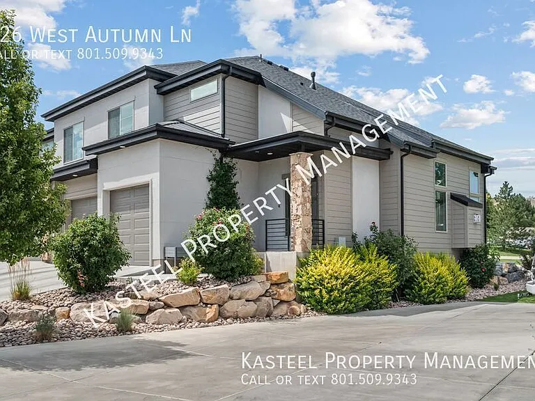 126 W Autumn Ln — Photo 1