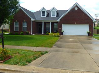 1049 Cedar Ridge Ln, Versailles, KY 40383