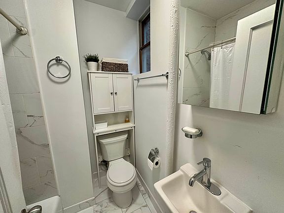 4th image of 224 E 21st St APT 5C